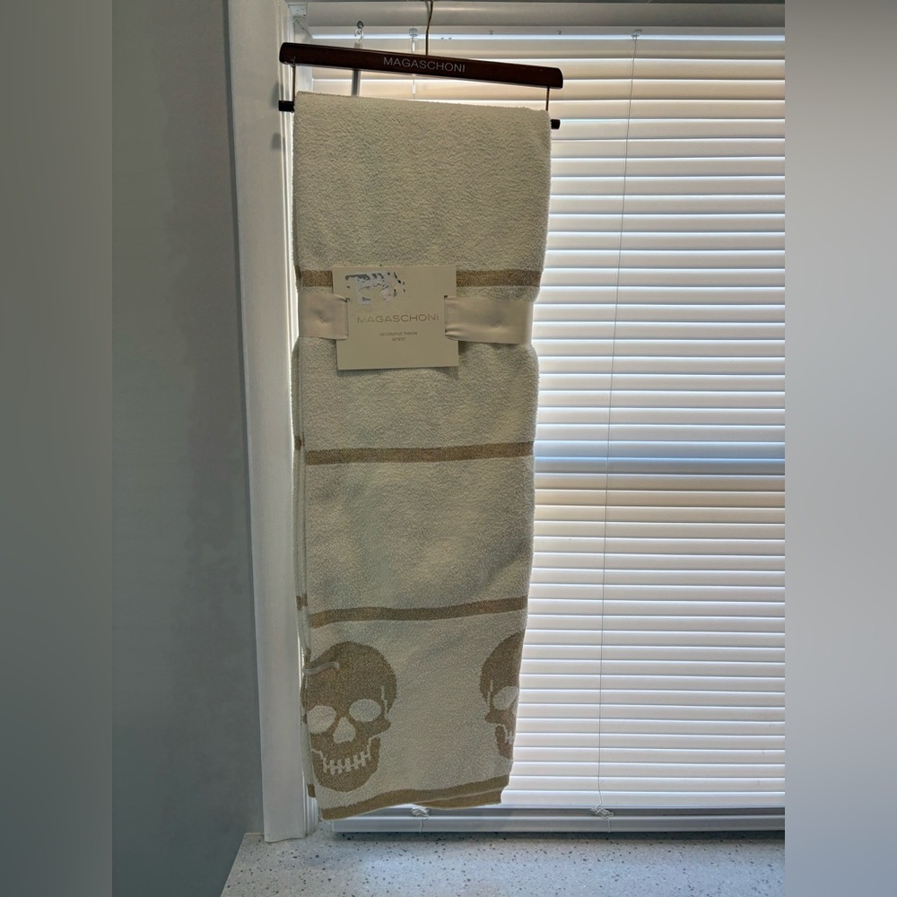 NWT Magaschoni Skull Patterned Throw- 50x70